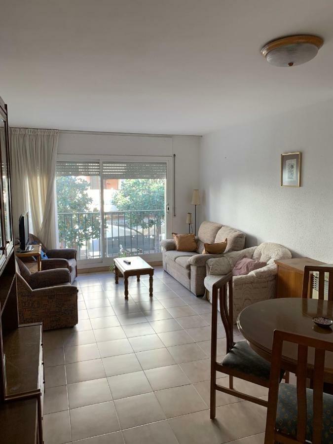 Apartamento Cambrilsfornia Exterior foto