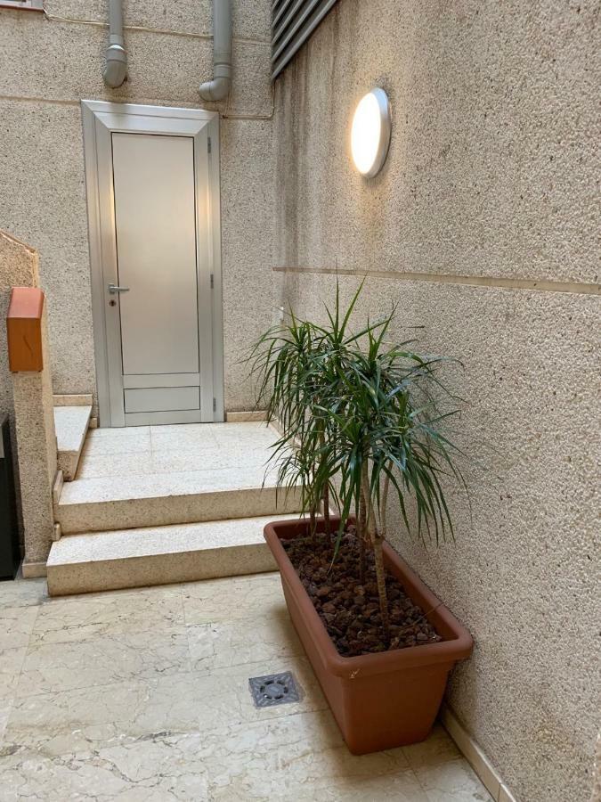Apartamento Cambrilsfornia Exterior foto
